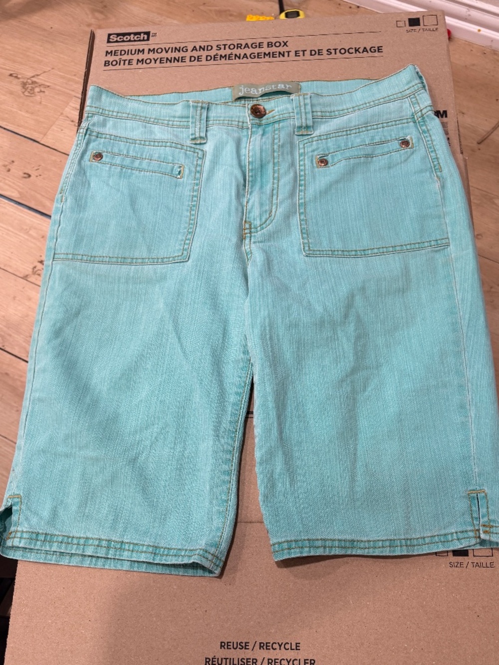 Jeanstar Women’s Bermuda Shorts Size 10 Aqua Turquoise Stretch Mid Rise Casual